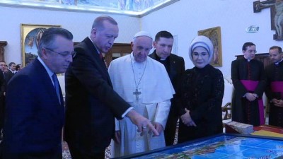 Cumhurbaşkanı Erdoğan'dan Papa'ya Hediye