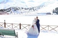 KAYAK SEZONU - Ergan Dağı Kış Düğünlerinin Vazgeçilmezi Oldu