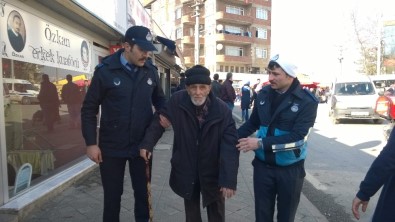 Gebze Zabıtası Müsamettin Amca'nın Yardımına Koştu