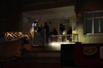 Maltepe'de Bina Girişi Çöktü, Vatandaşlar Tahliye Edildi