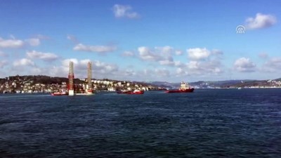 Petrol Platformu Taşıyan Gemi İstanbul Boğazı'ndan Geçti