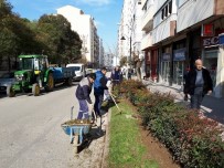 FARUK ÇELİK - Şehzadeler'de Yol Ve Kışlık Bakım Çalışmaları Sürüyor