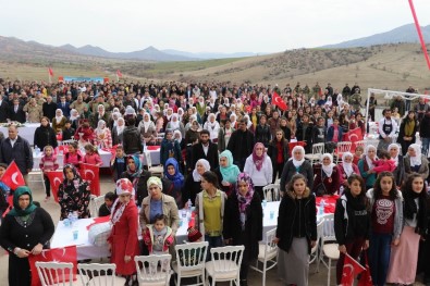 Vali Güzeloğlu, Oyuklu'da Vatandaşlarla Bir Araya Geldi