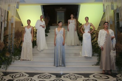 Yeni Binada İlk Defile İzmir Ekonomili Tasarımcıdan