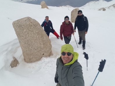 Dağcılar Nemrut Dağı'na Tırmandı