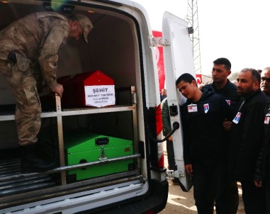 İdlib'de Ağır Yaralanan Ve Hastanede Şehit Olan DSİ Çalışanı, Son Yolculuğuna Uğurlandı