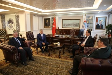 Kamu Başdenetçisi Şeref Malkoç Melikgazi'de