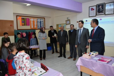 'Kızılcahamam Okuyor' Kampanyası İçin Kitap Dağıtımı Yapıldı