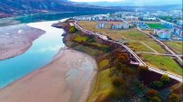 YÜRÜYÜŞ YOLU - Tunceli'nin Çehresi 'Kıyı Düzenleme' Projesi İle Değişiyor