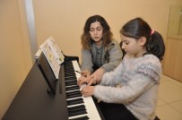 NURETTIN TOPÇU - 7'Den 70'E Herkes Bu Kursta