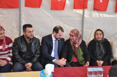 Bakan Albayrak Reyhanlı'da Şehit Ailelerini Ziyaret Etti