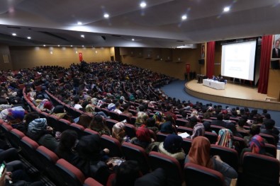 Bingöl'de 'Gençlik Ve Şehir' Paneli