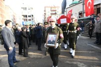 Diyarbakır'daki Birliğinde Kalp Krizi Geçiren Uzman Çavuş Memleketi Trabzon'da Son Yolculuğuna Uğurlandı Haberi