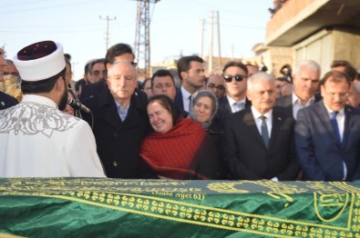 Miroğlu'nun Cenazesinde Gözyaşları Sel Oldu