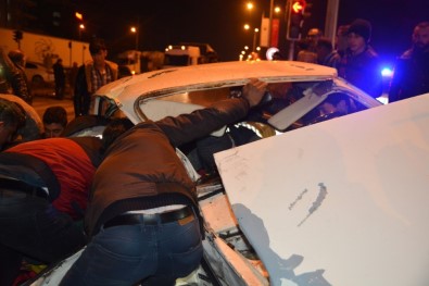 Sungurlu'da İki Otomobil Çarpıştı Açıklaması 2'Si Ağır 3 Yaralı