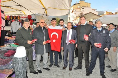 Akşehir Protokolü Zeytin Dalı Harekatı'na Destek İçin Bayrak Dağıttı