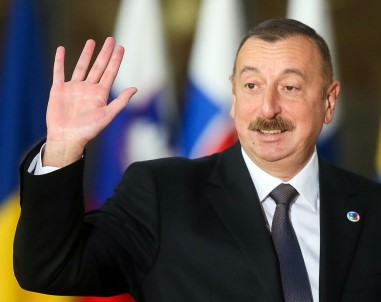 Azerbaycan'da Aliyev Yeniden Cumhurbaşkanı Adayı