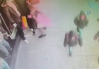 Cansız Mankenin Üzerindeki Kıyafeti Böyle Çaldı