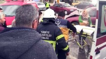 KıRıM - Düzce'de İki Otomobil Çarpıştı Açıklaması 5 Yaralı