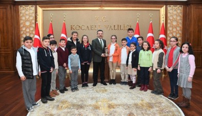 İzmit Belediyesi Çocuk Meclisi'nden Vali Aksoy'a Ziyaret