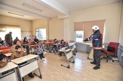 Mülteci Çocuklara Yangın Eğitimi