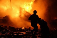 Rusya Maarat El Numan'ı Havadan Ve Denizden Bombaladı Açıklaması 8 Ölü