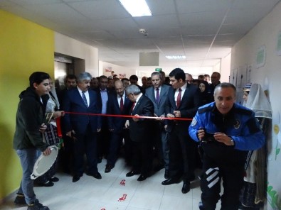 Şehit Polis Demet Sezen Kütüphanesi Törenle Açıldı
