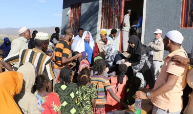 Türk Hayırseverlerden Etiyopyalı Yoksullara Yardım