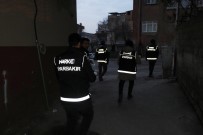 ŞAFAK VAKTI - Diyarbakır'da Uyuşturucu Tacirlerine Şafak Operasyonu Açıklaması 6 Gözaltı