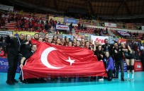ECZACıBAŞı - Eczacıbaşı Vitra, CEV Kupası'nda Çeyrek Finalde