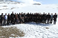 TAHIR AKYÜREK - Konyalı Muhtarlar Aladağ'a Tırmandı