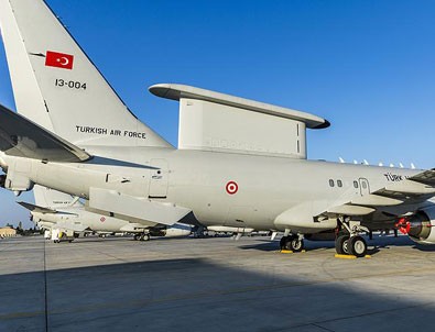 Orgeneral Akar, Zeytin Dalı Harekatı'nı havadan denetledi