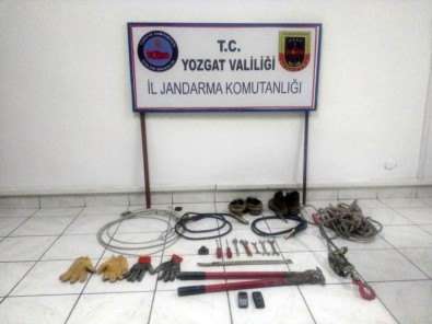 Yozgat'ta Kablo Hırsızlığı Yapan 2 Kişi Tutuklandı