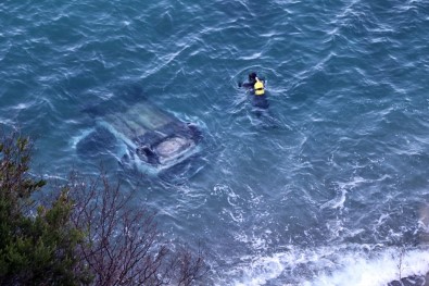 Zonguldak'ta Otomobil 60 Metreden Denize Uçtu, Şoför Kayıp