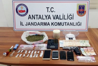 Antalya'da Uyuşturucu Operasyonu Açıklaması 7 Gözaltı