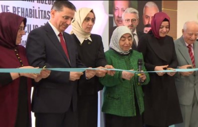 Başbakan Yıldırım'ın Eşi Huzurevi Açılışına Katıldı