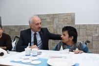 ENGELLİ EĞİTİM MERKEZİ - Engelli Öğrenciden Duygulandıran Davranış