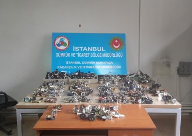 İstanbul'da Kaçak Saat Operasyonu