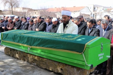 Kale Direği Devrilerek Ölen Çocuğunun Cenaze Namazını, İmam Babası Kıldırdı