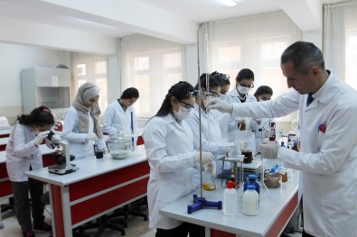 Lise Öğrencilerinden Bir İlk Daha