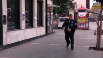 Adana'da Bankaya Giren Şüpheli Yakalandı