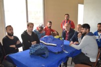 MARDINSPOR - Futbolcular Tesisten Atılınca Bavullarıyla Kıraathaneye Sığındı