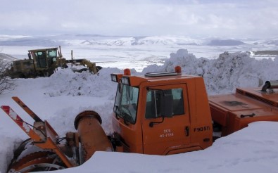 Kar Temizleme Araçları, Tipi Ve Fırtınada Kara Saplandı