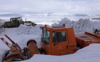 DEĞIRMENLI - Kar Temizleme Araçları, Tipi Ve Fırtınada Kara Saplandı