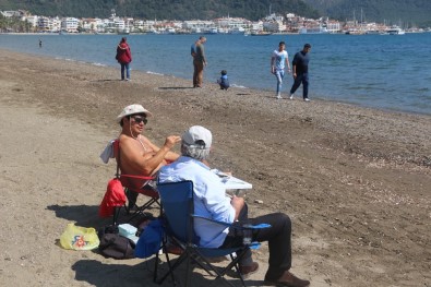 Marmarisliler Güneşli Havanın Tadını Çıkardı