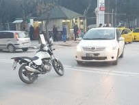 Motosiklet İle Otomobil Çarpıştı