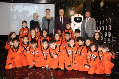 Suriyeli Astronottan, Zeytin Dalı Harekâtı'na Destek