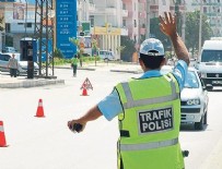 EMNIYET ŞERIDI - Trafikte bunu yaparken dikkat!