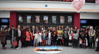 Muratpaşa Belediyesinin Özel Çocukları Sinemada