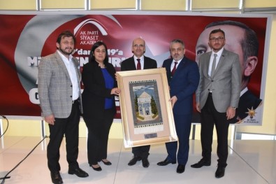 Siyaset Akademisi'nin İlk Ders Zili Başbakan Yardımcısı Mehmet Şimşek'in Katılımı İle Çaldı